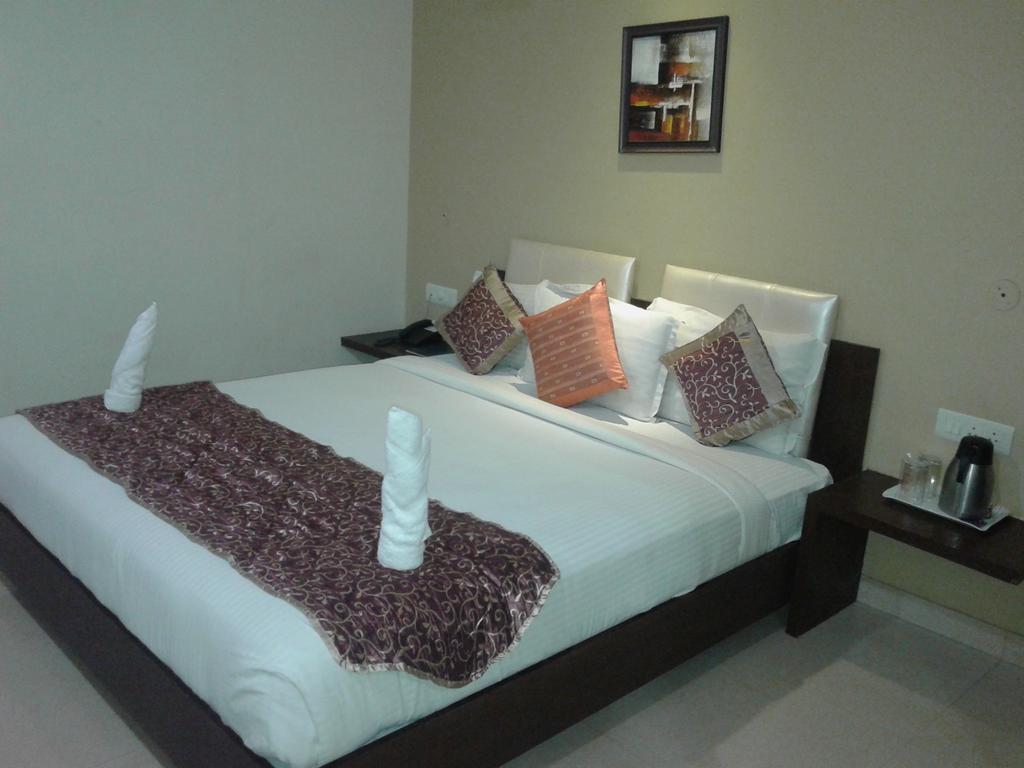 Hotel Simran Pride, Raipur Room photo