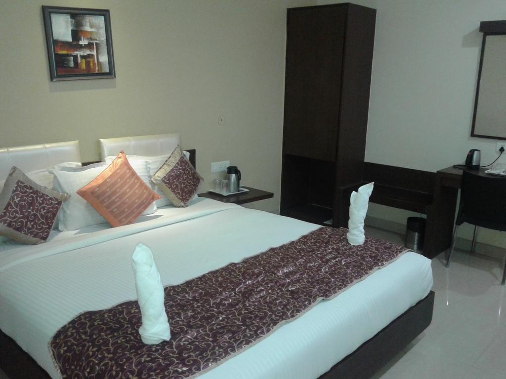 Hotel Simran Pride, Raipur Room photo