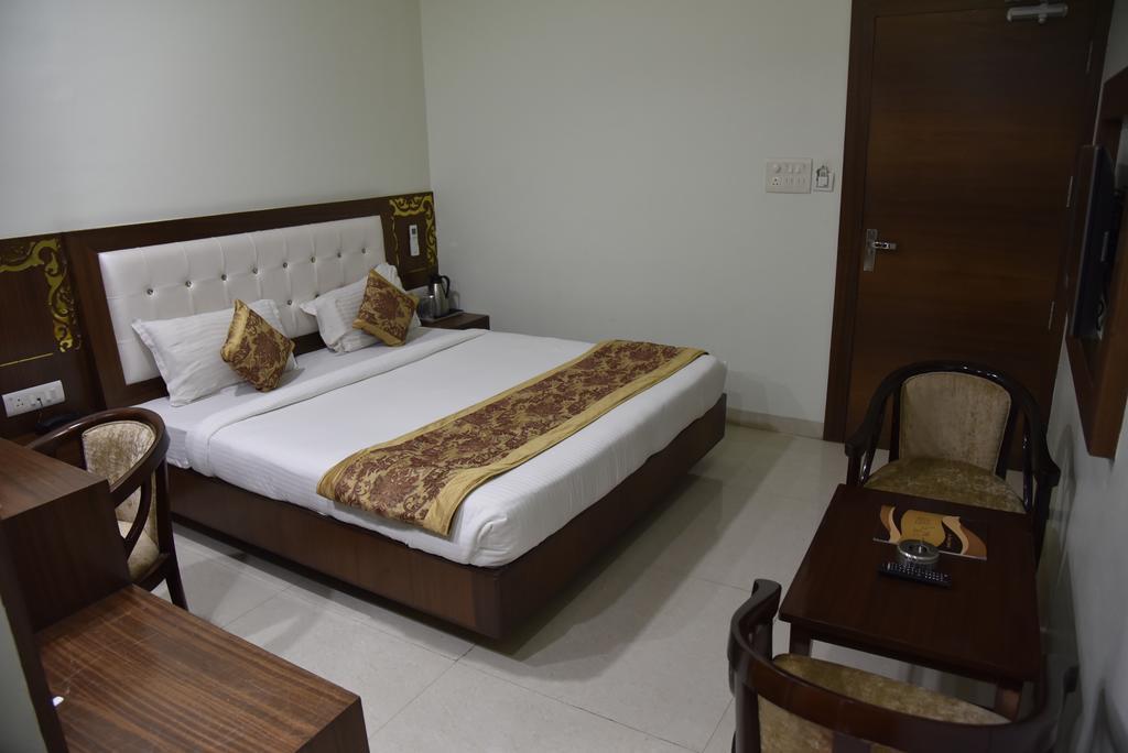 Hotel Simran Pride, Raipur Exterior photo